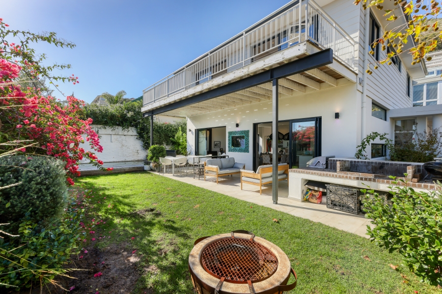 3 Bedroom Property for Sale in Sea Point Western Cape